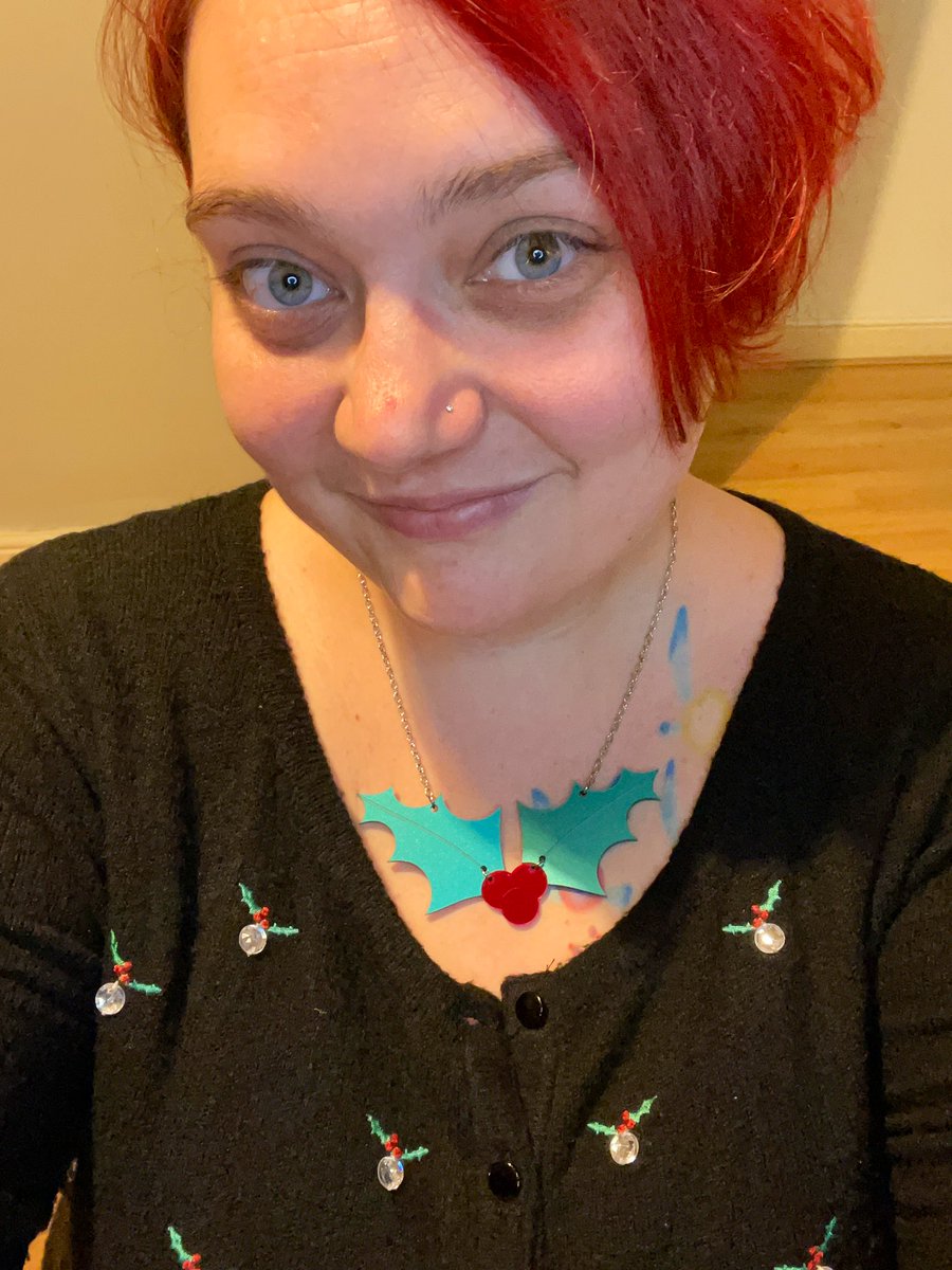 DigitalCHC's tweet photo. Day 3: Charlotteās #FestiveThreads
A more casual look of a Christmas pudding cardigan, holly necklace, green gingham trousers & festive socks.
Not a full outfit pic as my child was having none of it š
(Yes Iām trying make that hashtag happen, please use it at your leisure) https://t.co/27OhkpfcCi