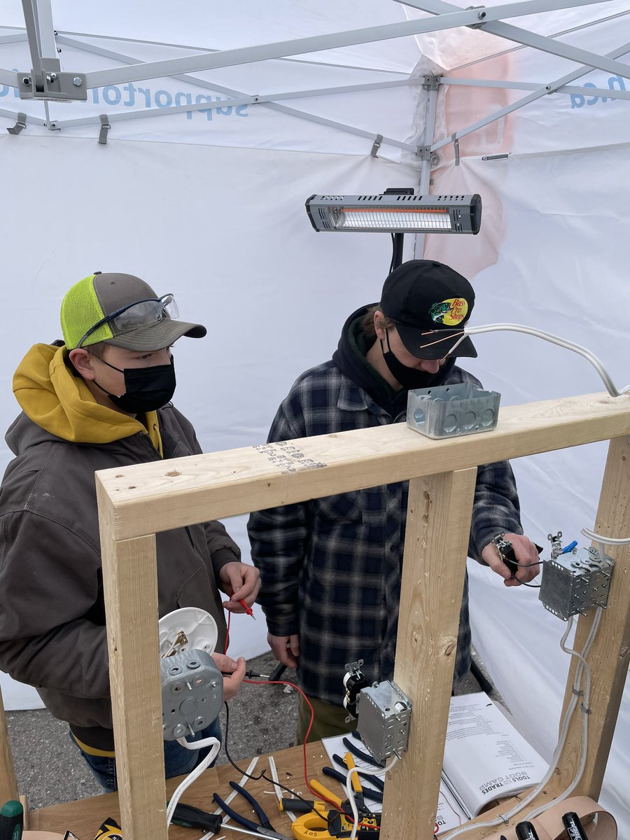 JennParrington1's tweet photo. @supportONyouth here today @PortPerryHS providing Skilled Trade training in Electrical and industry Employability skills. Practical planning and prep for their future! @muller_mon @DDSB_Curriculum @DDSBSchools https://t.co/cZF3BZbKoS