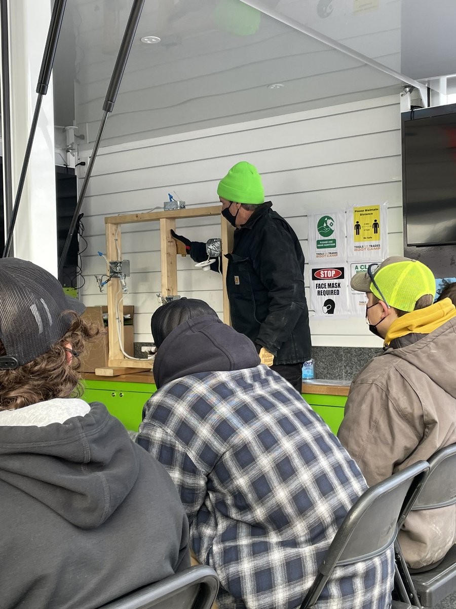 JennParrington1's tweet photo. @supportONyouth here today @PortPerryHS providing Skilled Trade training in Electrical and industry Employability skills. Practical planning and prep for their future! @muller_mon @DDSB_Curriculum @DDSBSchools https://t.co/cZF3BZbKoS