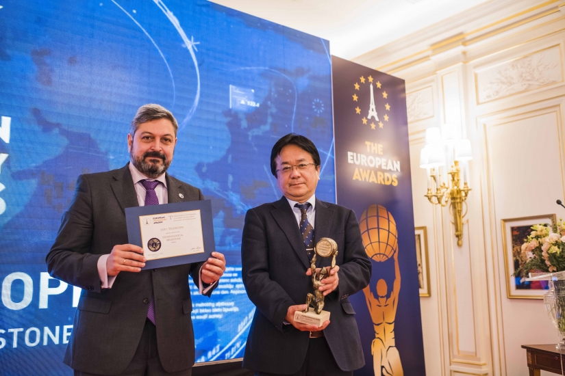 IAC_Astrofisica's tweet photo. El telescopio #LST1 del @CTA_Observatory situado en el Observatorio del Roque de los Muchachos #ORMLaPalma recibió anoche el premio European Technology Awards @AwardsEuropean, organizado por @ElSuplemento_, en la categoría de Hito Tecnológico.
👉 https://t.co/Q3l48BYQTn https://t.co/xgjdyHvTIC