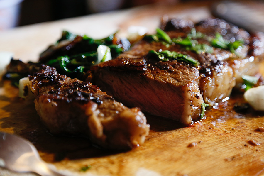 ManGrate's tweet image. Who else is tired of turkey leftovers?? 
Use NODRYMEAT for 20% off grates and brushes. Go to mangrate.com today!