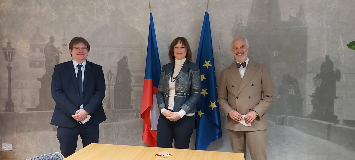 SLOVAKIAinEU's tweet photo. #TTE @EUCouncil🇸🇰: 
Need to find a proper governance model for #AI as the challenges for public institutions, both EU🇪🇺 &amp; national ones, are complex🤖
#DigitalHumanism #DigitalGovernance #Poysdorf #SlavkovFormat 🇨🇿🇸🇰🇦🇹 https://t.co/GikKxKtVMD