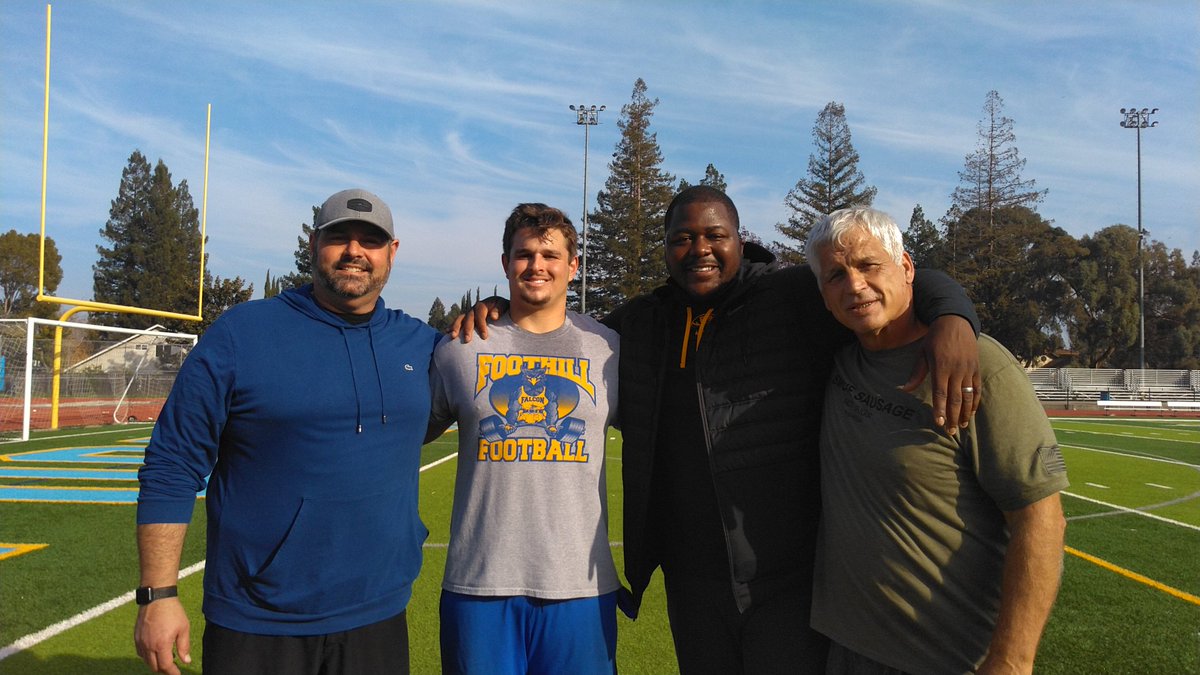 SEC O-Line coach (Missouri) Marcus Johnson recruiting East Bay area Northern, Calif. Marcus was very surprised players like Brandon Souza hudl.com/video/3/132380… played three seasons in one. Dec- January Cal strength, Feb -May spring &amp;2021 just ended. Brad Badger&amp;Millard coaches