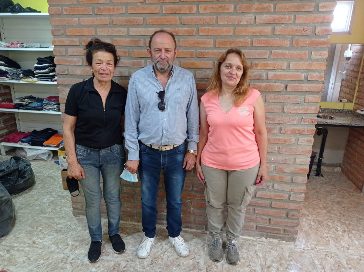 PikiMajul's tweet photo. A horas de la inauguración del merendero y comedor Horita Feliz de #AriasCba estuvimos con Vero y Elsa.
Estuvimos acompañando en la recopilación de documentación y normalización jurídica y legal de la asoc. civil del sur del #departamentoMarcosJuárez. https://t.co/VI4Xr1y2rC