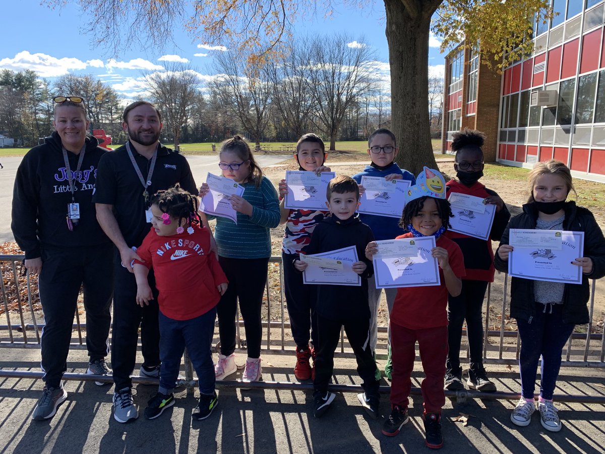 Congratulations to our November PE students of the month!  Keep working hard!  ⁦<a href="/WeAreHTSD/">WeAreHTSD</a>⁩ ⁦<a href="/HTSDSuperBatlle/">Alejandro Batlle</a>⁩