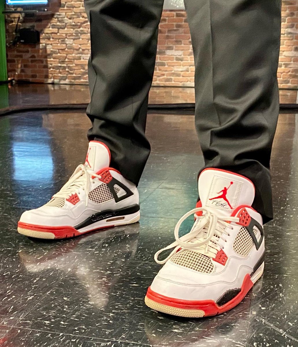 RaoulMartinezTV's tweet photo. Let’s go Aztecs!
#SneakerFriday!
Busting out the #RedAndBlack to support the #Aztecs! #jordans #jordan4 #firered #firered4 #sneakers #sneakerhead
@GoAztecs #WIN22 #mwfbchampionship @CoachHortonSDSU #aztec @SDSU @fox5sandiego #sosandiego #sandiego @MountainWest @ChrissyFOX5 https://t.co/qBrqoFbCMl