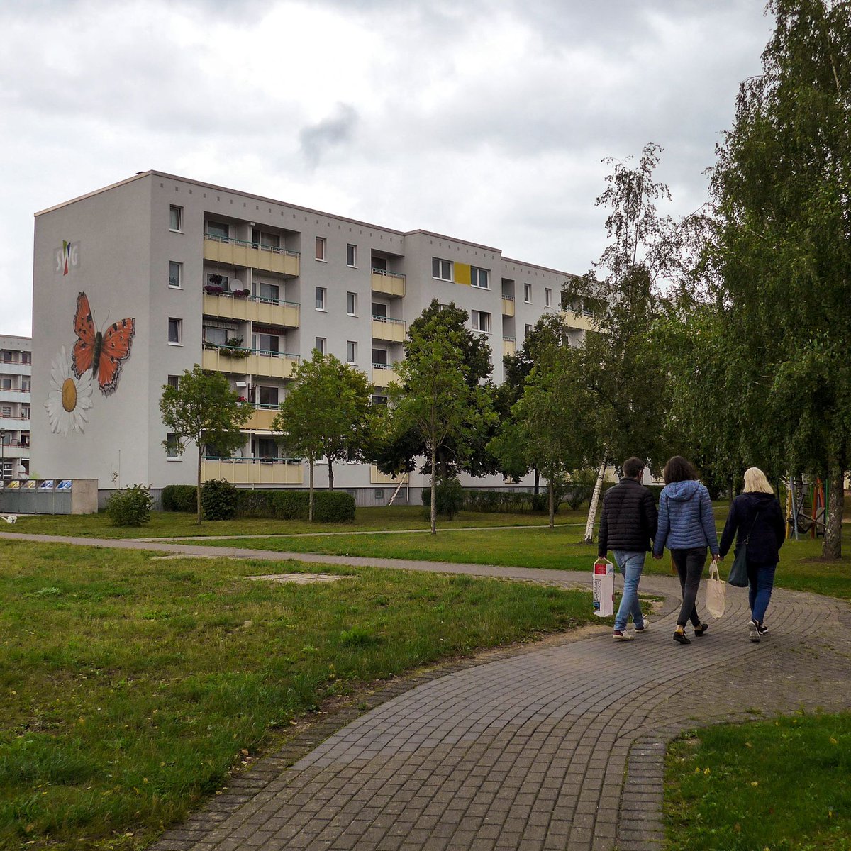 Although Schwerin’s population has stabilised following two decades of continuous decline, symptoms of urban shrinkage linger on. In David's latest blog entry, he explores how shrinkage may be detrimental to spatial justice revivingshrinkingcities.home.blog/.../beyond-36.… #shrinkingcities