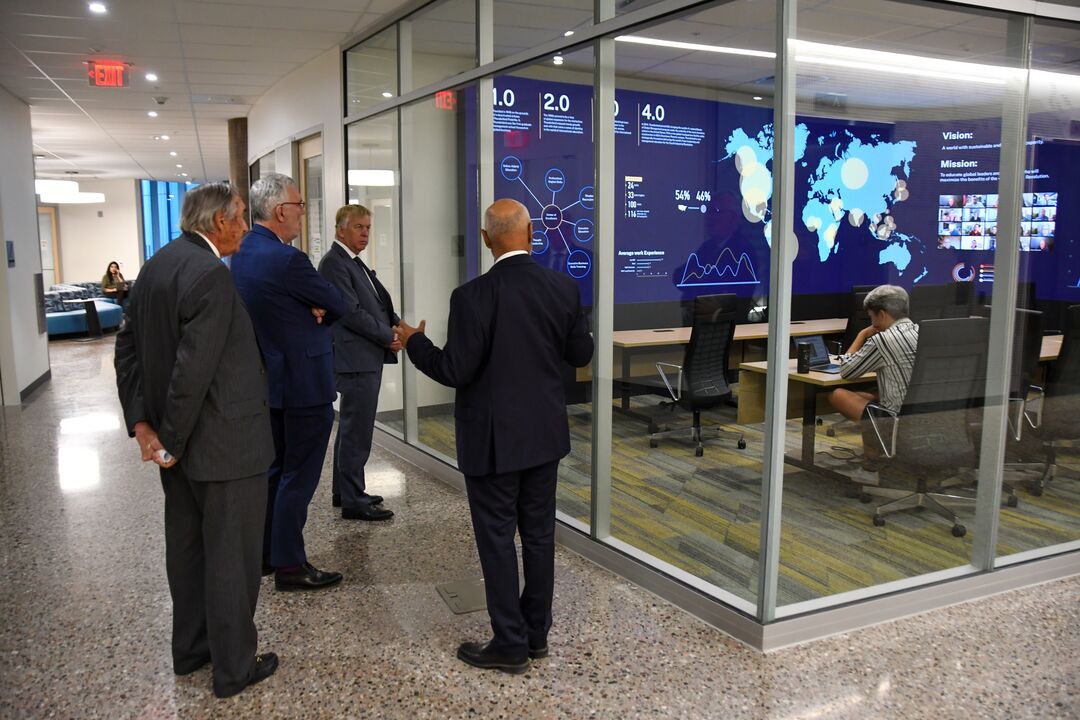 Thunderbird's tweet photo. Yesterday, we invited Ambassador Régibeau @BelgiumintheUSA and Consul General @sleeuwagen1 to visit our new global headquarters in the heart of @downtownphoenix. @deankhagram spent the afternoon showcasing the cutting-edge technology that will further connect us to the world.🌐 https://t.co/gNk9eoCSEX