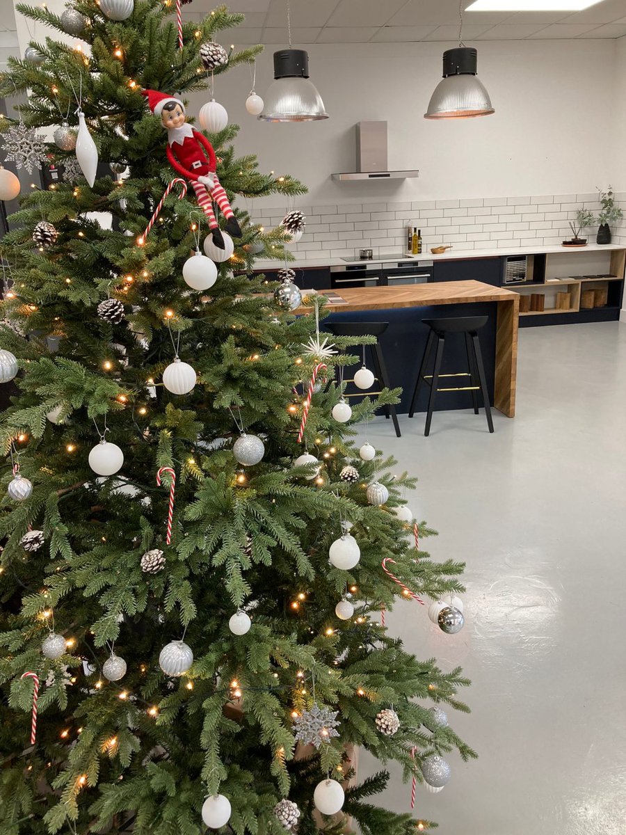 "It's beginning to look a lot like Christmas, everywhere you go"...especially at our showroom. Next time you walk past please pop in and have a look at our Christmas decorations. We might even have a mince pie waiting for you!
#christmas2021 #christmasdecorations #lincolnshire
