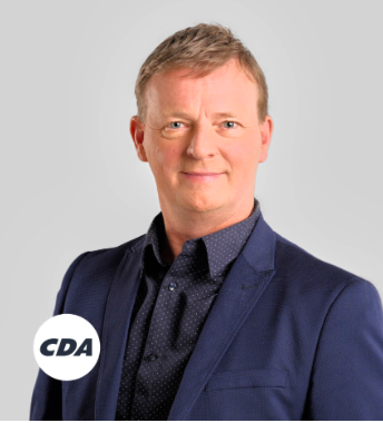 CDAHaarlem's tweet photo. Ron Dreijer is gekozen tot lijsttrekker van CDA Haarlem.  Hij is momenteel fractievoorzitter en heeft acht jaar ervaring als raadslid. "Mijn grote dank gaat uit naar de fractie, het bestuur en de leden voor het vertrouwen in mij". Ron, gefeliciteerd! https://t.co/ZXKa6EoCkG