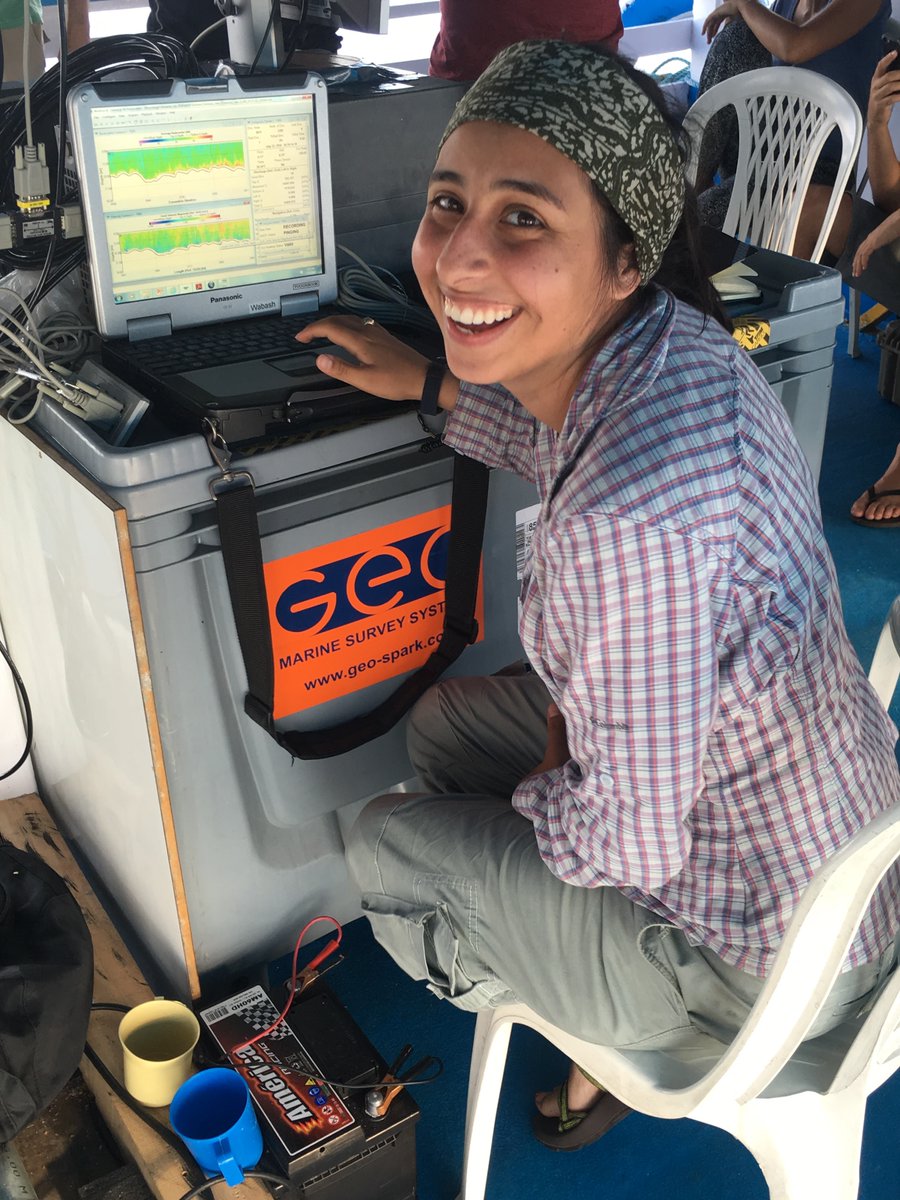 GeoLatinas's tweet photo. (1/10) Hola! this week in @GeoLatinas we're SO proud to feature Dr. Julia Cisneros (@juliamorphology) from 🇺🇸🇲🇽 for our #FridayFeatureInGeo. Julia is a @NSF Postdoctoral Fellow at @TAMU, @UTAustin, and @TexasTech #GeoLatinasAroundTheWorld #MujeresEnCiencia #LatinasInSTEM https://t.co/BtYivIj5qE
