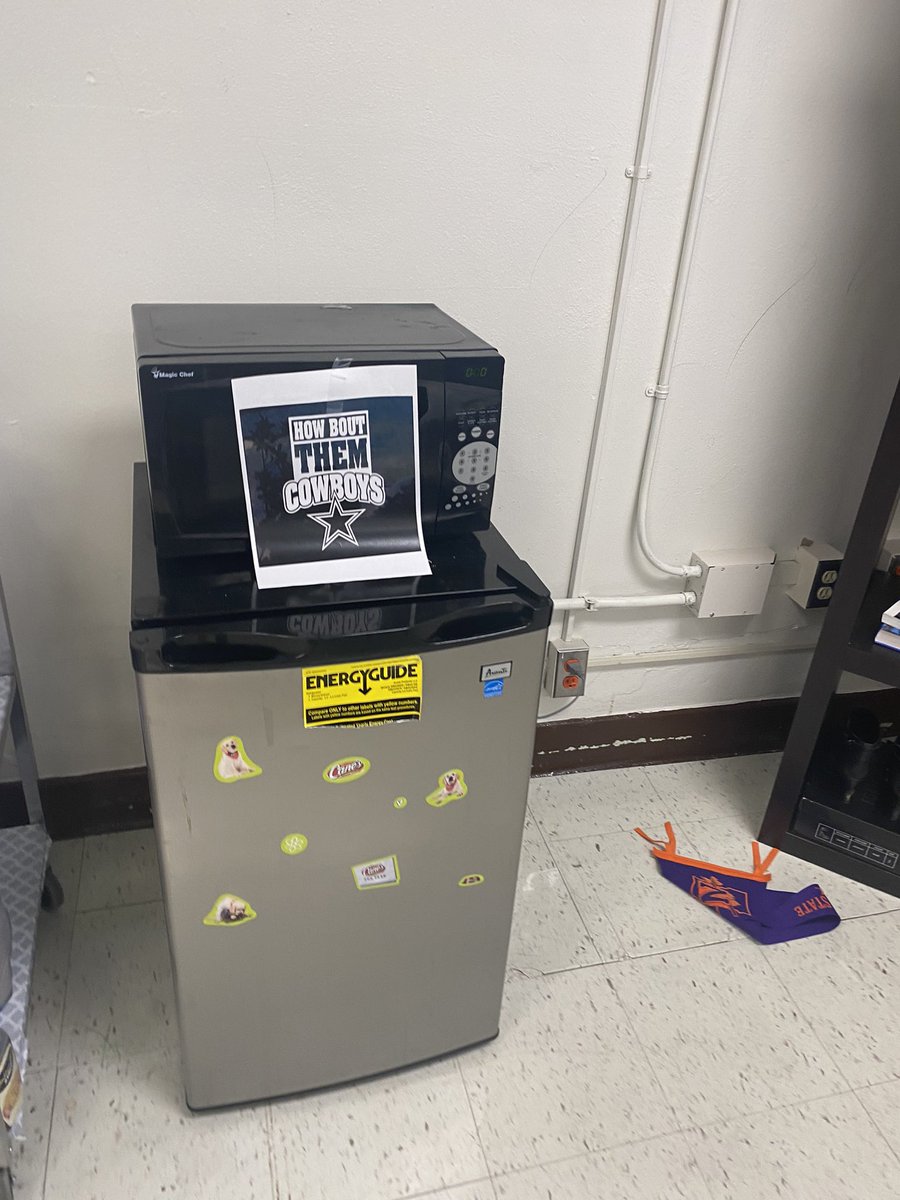tanyania's tweet image. Culture is connections at @IDEA_at_Fannin. When you walk in your office and it has been vandalized. 😂😂😂  I found the culprit. I need a circle immediately with @Kourtlan2. #StudentCulture #Studentlife @RaymieVenable @andrewwhiteidea @Saints @dallascowboys @NFL @PersonalizeDISD