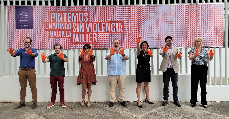 Representantes de cooperación de la UE, Estados Miembros y países socios se suman a la campaña mundial #Únete de ONU Mujeres: “16 días de activismo contra la violencia de género” promovida en el país por la #UEporNicaragua Ver más: bit.ly/3xpGbr8 #pintatumundodenaranja