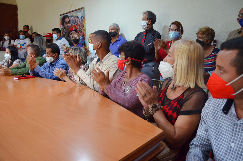 Gob_Guarico's tweet photo. #SEPA📢  Juramentada nueva directiva de la Cámara Municipal Juan Germán Roscio Nieves

Más información ⬇️
👁‍🗨https://t.co/jzGpptOSiP

#Guárico
#DiscapacidadNoEsExclusión
#NavidadesFelicesEnGuárico https://t.co/mV1yjzfmTH