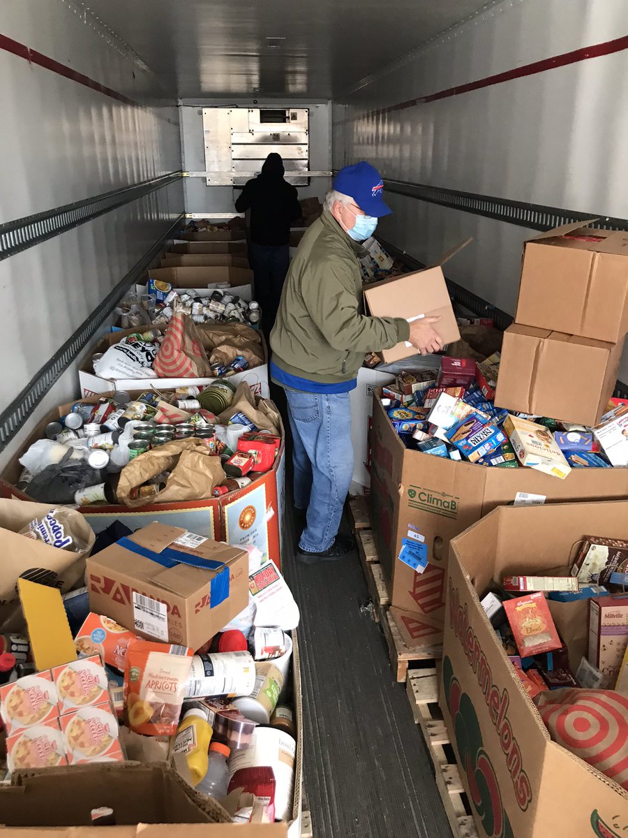 Cnossava's tweet photo. Happening now… @WGRZ Food2Families truck @TopsMarkets in Depew 90% full! The generosity of WNYers is proven once again! Thank you for supporting @feedmorewny https://t.co/u9qXfYC95A