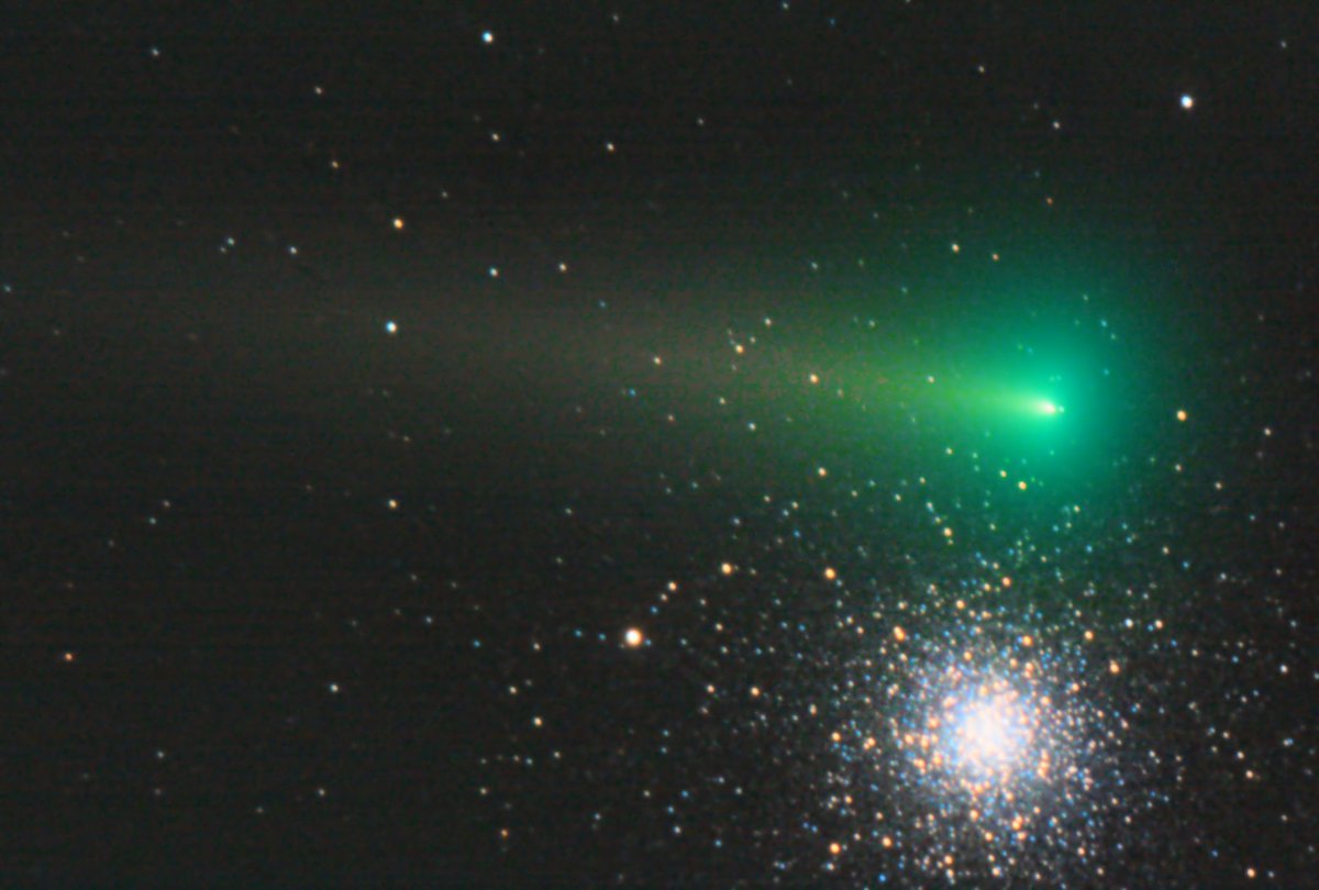 Leonard Kuyrukluyıldızı bu sabah M3 küresel yıldız kümesine misafir oldu. Beraber çok güzel poz verdiler teleskobuma. Gün geçtikçe parlaklığını artırıyor, umarım çıplak gözle de görünür hale gelir. Sevgilerimle...