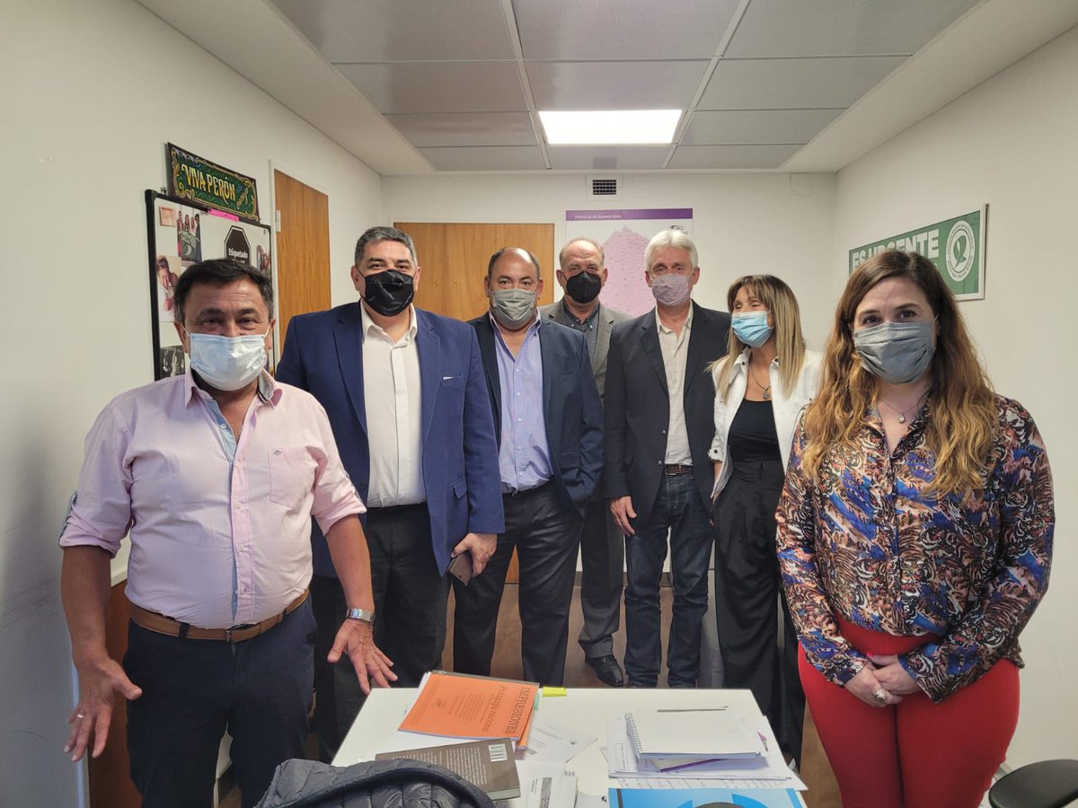 CAOLBAprensa's tweet photo. 📌El 1 de dic, nuestro presidente, Marcelo Iemma junto a miembros de CD, mantuvieron una importante reunión de trabajo con la diputada @MaJimenaLopezOk, en el edificio anexo del Congreso @diputadosAr. 

➡️Se solicitó que los Agencieros puedan volver a la categoría de MiPyME. https://t.co/ReuhBvIOUp