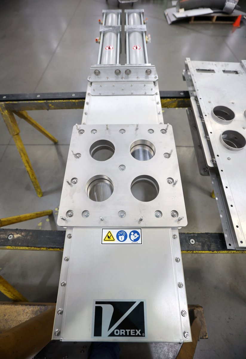 VortexValves's tweet image. This unusual gate has a quad orifice design per customer specs. What can we engineer for you? #engineeredsolutions #slidegate #design