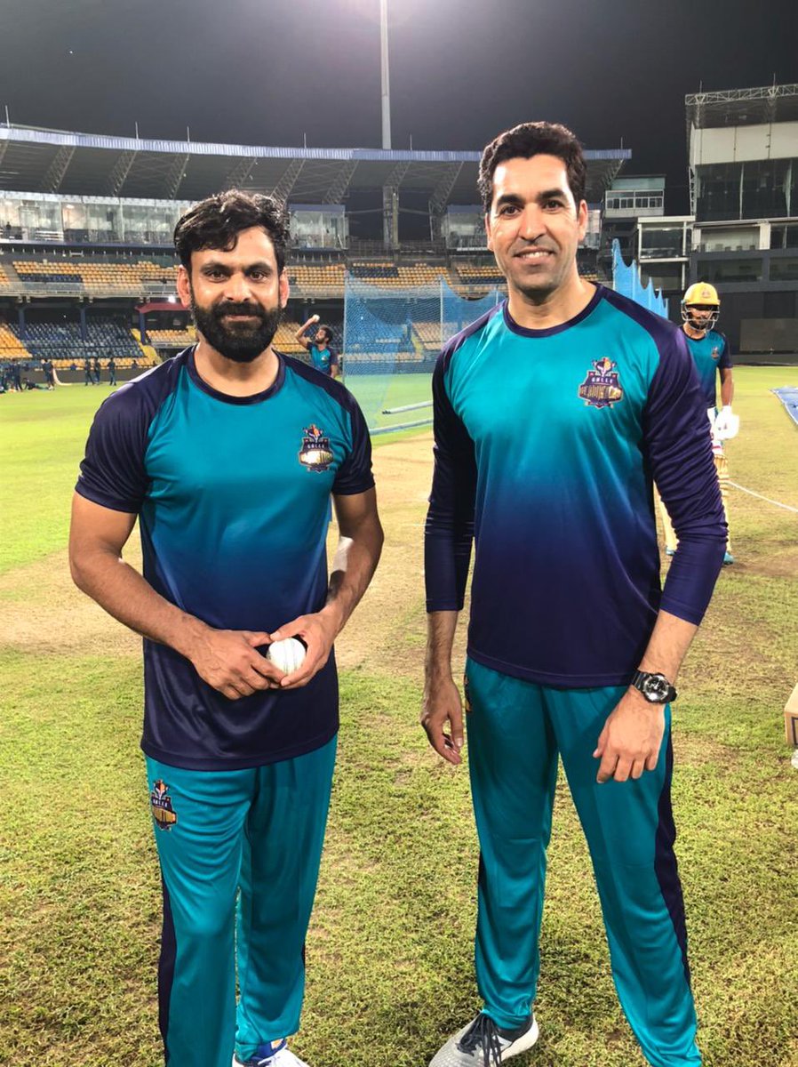 umargul_55's tweet photo. We debuted together and now im coaching this young man @MHafeez22 . Still fit to play for a long time inshaAllah. Age is just a number #GalleGladiators https://t.co/k389ywY1J6