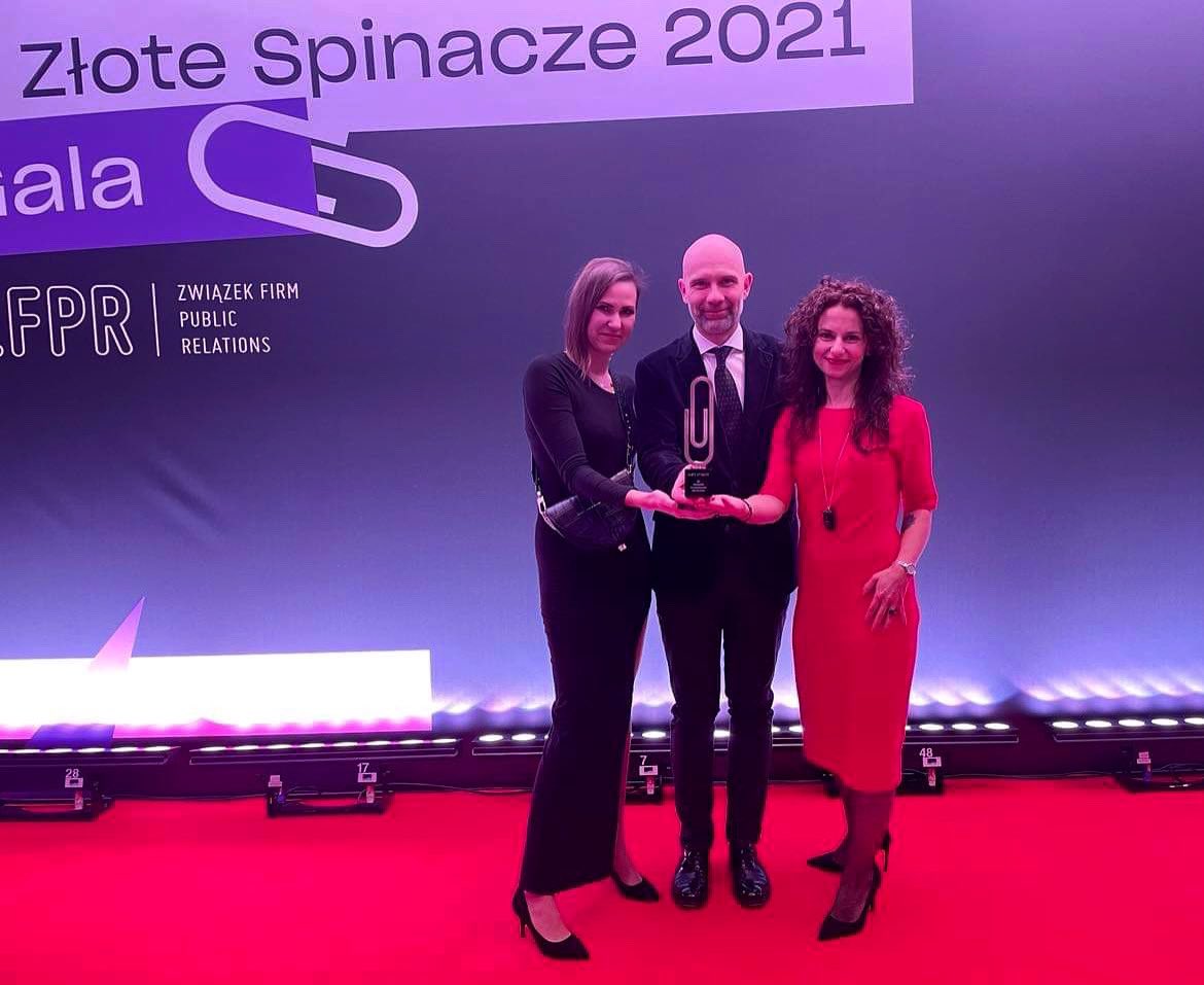 StachMarta's tweet photo. 50-te urodziny #Spodek #Katowice ze Złotym Spinaczem za #mediarelations ❤️ @ImagoPR https://t.co/JAWbLAGfB2