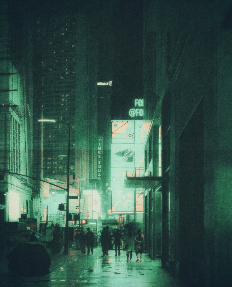 hardlygian_'s tweet photo. after hours https://t.co/gvvYtL6Odb