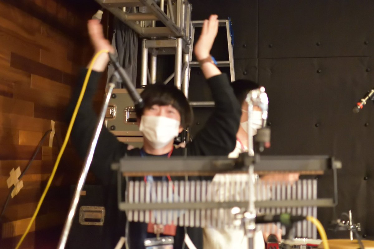 chomo_th's tweet photo. 遅ればせながら、#LLBS32 おつかれさまでした!写真ありがとうございます!
カメラより速く動くパーカッショニストです!!!!!シュシュッ('ω' )三('ω')三( 'ω')シュシュッ
photo by たまご(@U_C_121X )さん https://t.co/rVxXvLo2ZG
