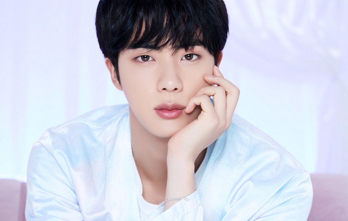 ClionaFitz's tweet photo. Happy Birthday Worldwide Handsome Jin 🥳🎉🎂❤️🎈 You are kind, thoughtful, amazing and funny 💜☺️ Wishing you all the love and happiness in the world 🌍😊💜💜💜💜💜 @BTS_twt #HappyBirthdayJin  #HAPPYJINDAY https://t.co/lL5yfCY7Mp