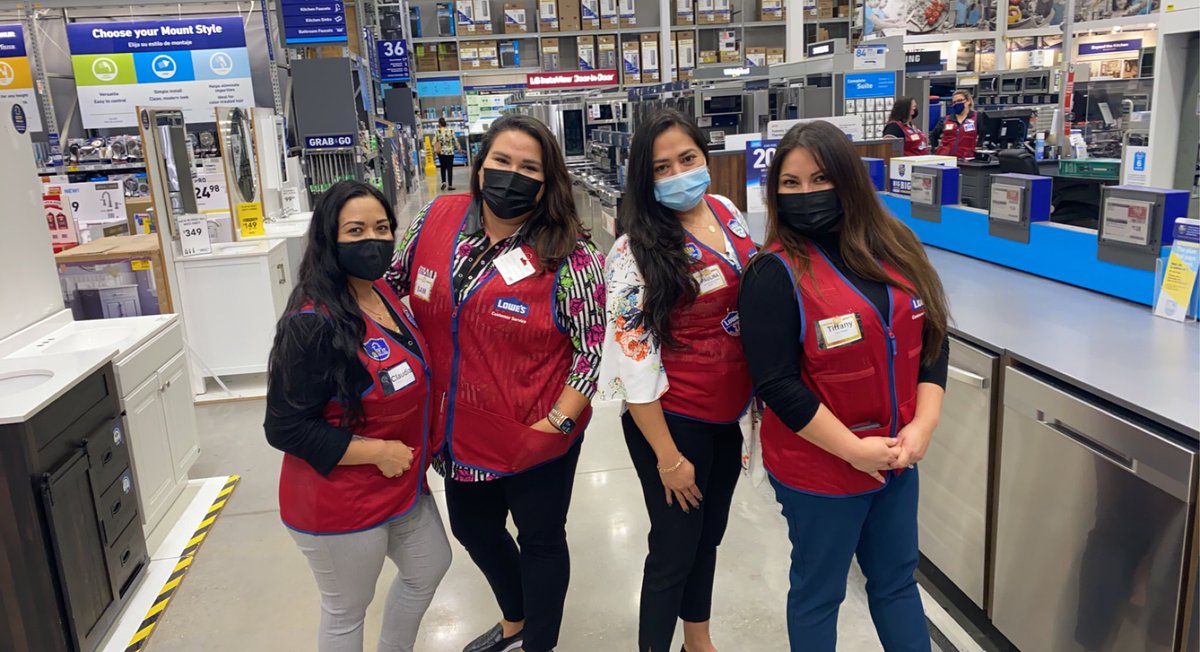 Cloeratorres's tweet photo. On boarding SM training- great opportunity for developmental growth and we WILL flourish! Excited for our future with this awesome company. #lowesstrong #NewBeginnings #womanleadership #buildeachother @THD_SamiJo https://t.co/GHYDsL51vk