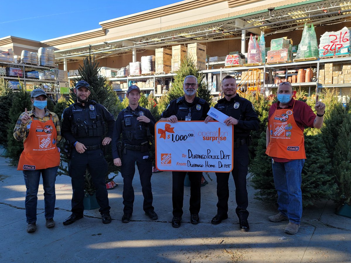 Mike (@mike__how) on Twitter photo #Operationsuprise
Thank You Durango Police department for all you do for our community!
It was an honor to give back to you!
<a href="/cierraewalters1/">cierra e walters</a> <a href="/MsMagieMae/">Megan Boatwright</a> <a href="/MattCramer179/">m</a> <a href="/Melinda11521488/">Melinda Carter</a> <a href="/DurangoPolice/">Durango Police</a> <a href="/JosephL73362663/">Joseph Lucero</a> #Operationsuprise
Thank You Durango Police department for all you do for our community!
It was an honor to give back to you!
<a href="/cierraewalters1/">cierra e walters</a> <a href="/MsMagieMae/">Megan Boatwright</a> <a href="/MattCramer179/">m</a> <a href="/Melinda11521488/">Melinda Carter</a> <a href="/DurangoPolice/">Durango Police</a> <a href="/JosephL73362663/">Joseph Lucero</a>