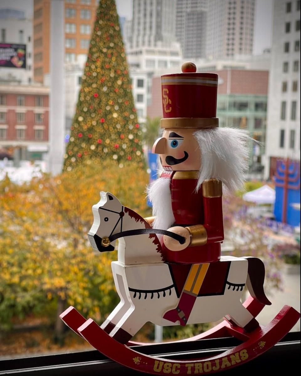 USC Bookstore tweet media