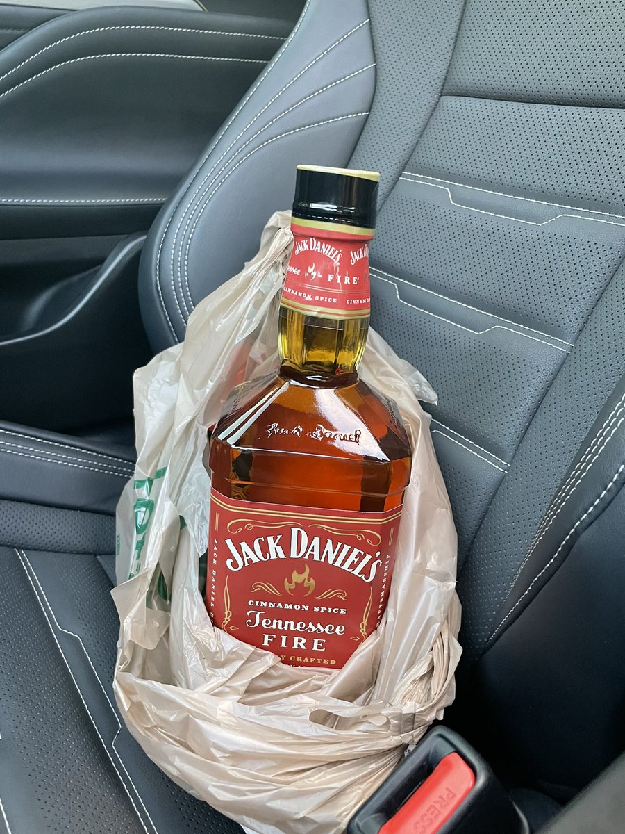 Whiskey_Ap24's tweet photo. #JackDaniles #TennesseeFire 🥃😈🔥 https://t.co/rHko8fqkMp