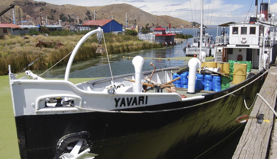 peruconsume's tweet photo. Yaraví, barco de hierro que descansa en las aguas del lago Titicaca https://t.co/CRfu9Vqcwf https://t.co/xW2NxaRfyY