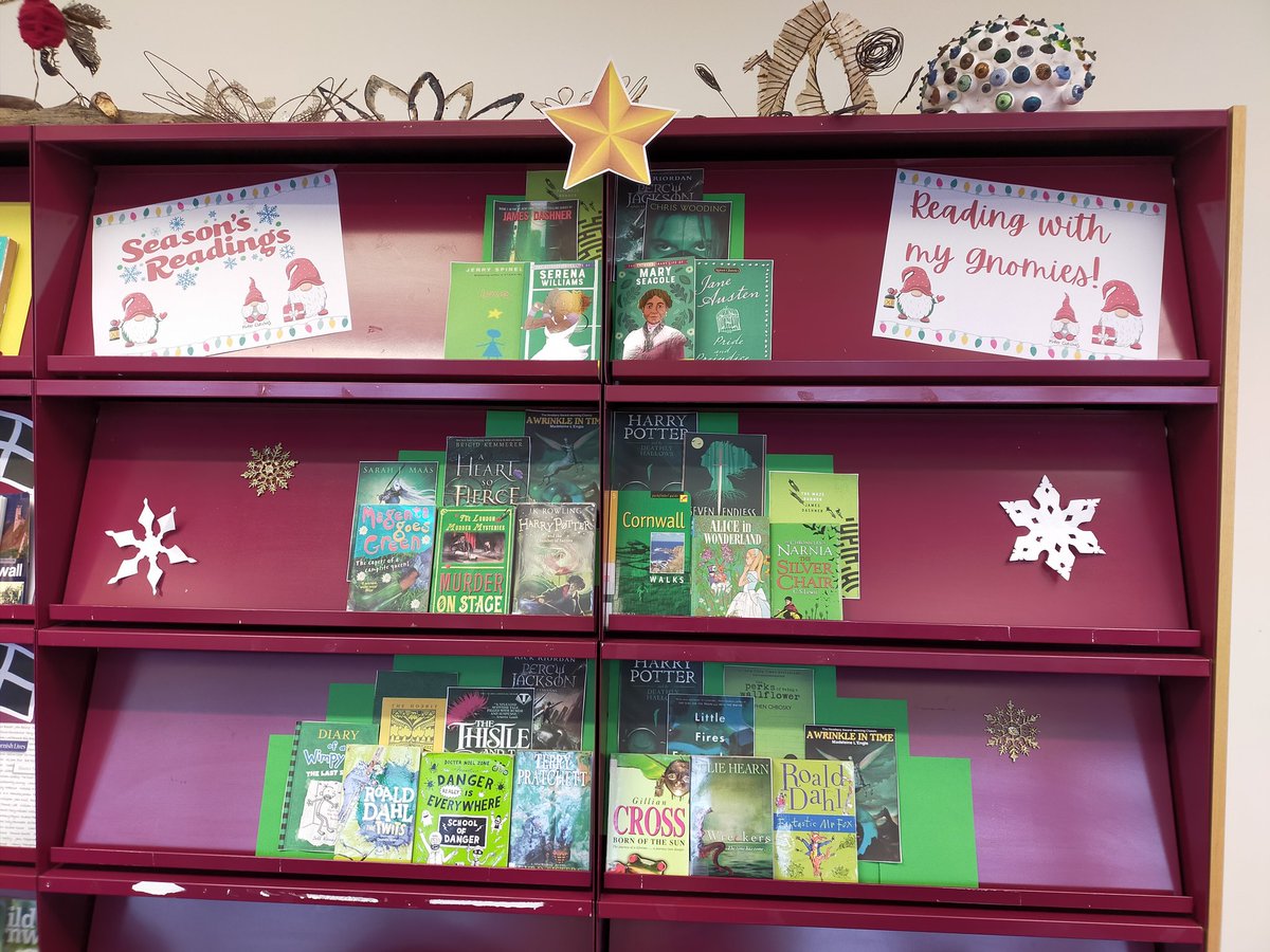 bookishmorwenna's tweet image. This turned out ok I think! Hoping the kids will add a few snowflakes next week #schoollibrarian
#greatschoollibraries #christmaslibrary #librarydisplay