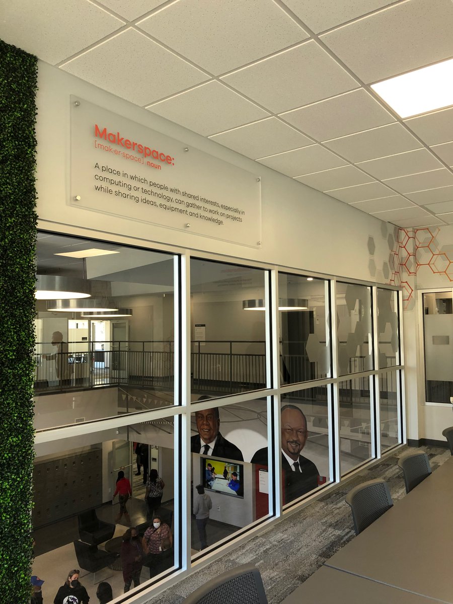 GasSouth's tweet photo. Yesterday, we celebrated the opening of the @atlpolicefdn‘s third At-Promise Center. We partnered with the @atlantaymca to help fund a STEAM lab, which will support the center’s education services that help increase graduation rates and college readiness for Atlanta youth. https://t.co/aUCa0IFOBP