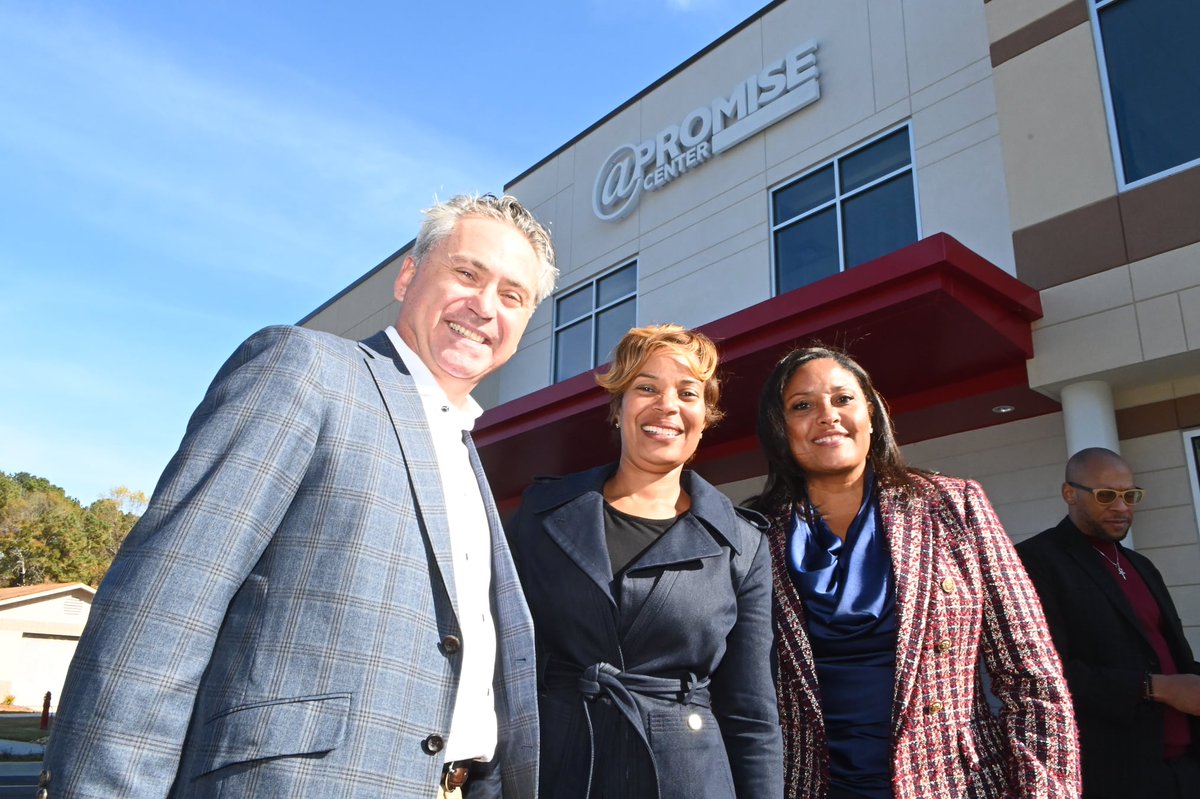 GasSouth's tweet photo. Yesterday, we celebrated the opening of the @atlpolicefdn‘s third At-Promise Center. We partnered with the @atlantaymca to help fund a STEAM lab, which will support the center’s education services that help increase graduation rates and college readiness for Atlanta youth. https://t.co/aUCa0IFOBP