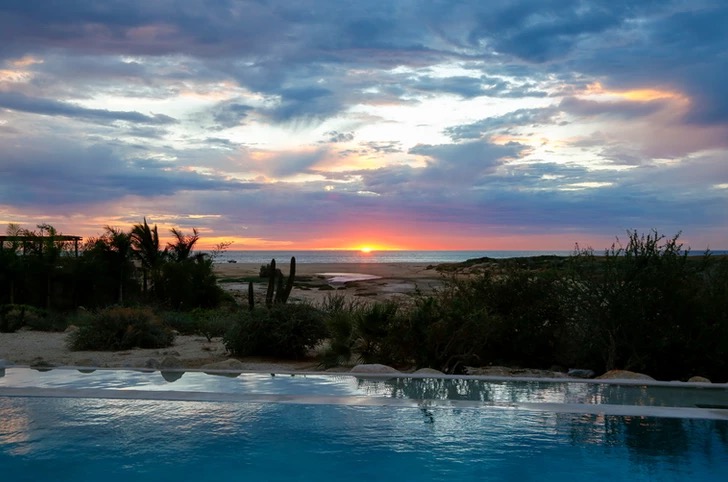 Did you know that we offer a Study Abroad program? 90 days in Todos Santos, Mexico. Walk away with your massage license, Reiki 1&amp;2 certification, &amp; more!
Check it out: bit.ly/studyinMexico