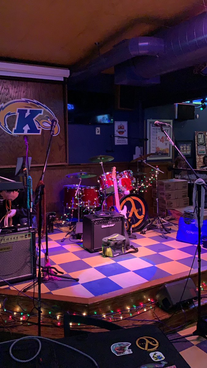 Fallout_Rocks's tweet photo. Getting ready for an awesome Fallout show ! Come down to the Water Street Tavern in Kent tonight ! Show starts at 7:30 https://t.co/11yz1ZfTb1