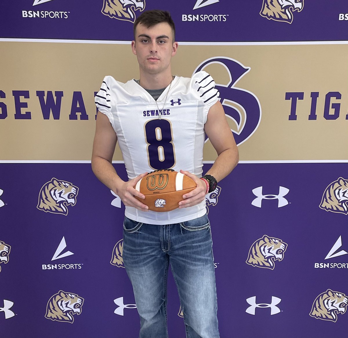 JACOBBURLESON8's tweet photo. After a great visit at The University of the South. I am Blessed and Honored to receive an offer from @SewaneeFootball. @YSR_CoachRundle @coach_Menefee @RICO_WALLACE https://t.co/2rYVhK2oPk