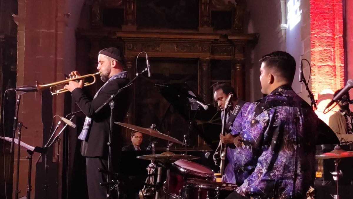 alternatilla's tweet photo. AJIM21 Alternatilla Jazz in Mallorca Festival

El grup cubà The Cuban Jazz Syndicate, liderat pel baterista Michael Olivera, ha exhaurit les entrades a l'Església de Sant Domingo. https://t.co/M94dBlp1JS