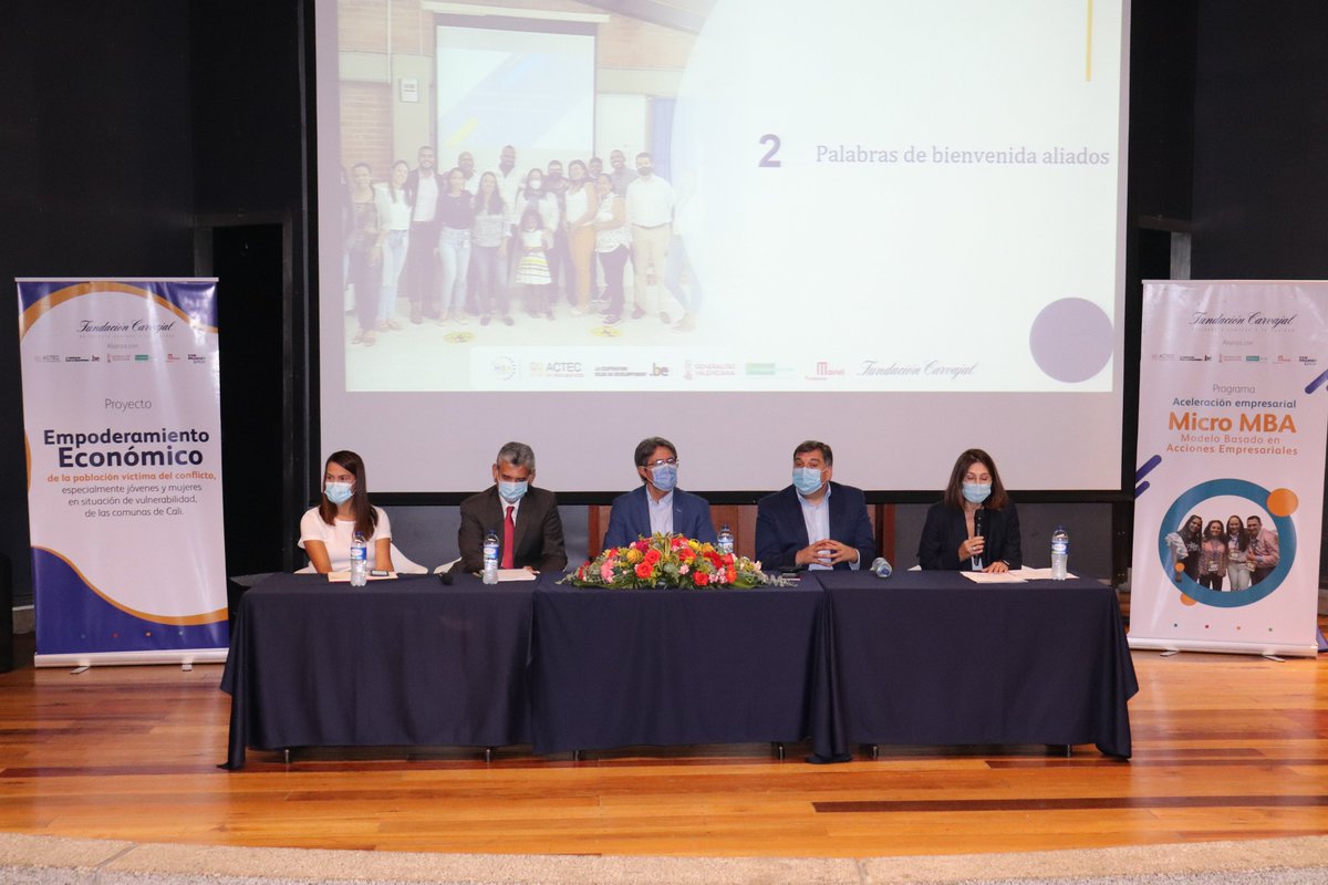 FunCarvajal's tweet photo. 126 #Empresarios/as culminaron con éxito su proceso de formación con el #MicroMBA, Iniciativa de aceleración empresarial en el marco de la #Estrategia 'Escuela de Empresarios'.
@ValleCompromiso , #ACTEC, #CooperacionBelga, @generalitat, @FundDelValle, @FundacionMainel. https://t.co/fEw1OmuM2m