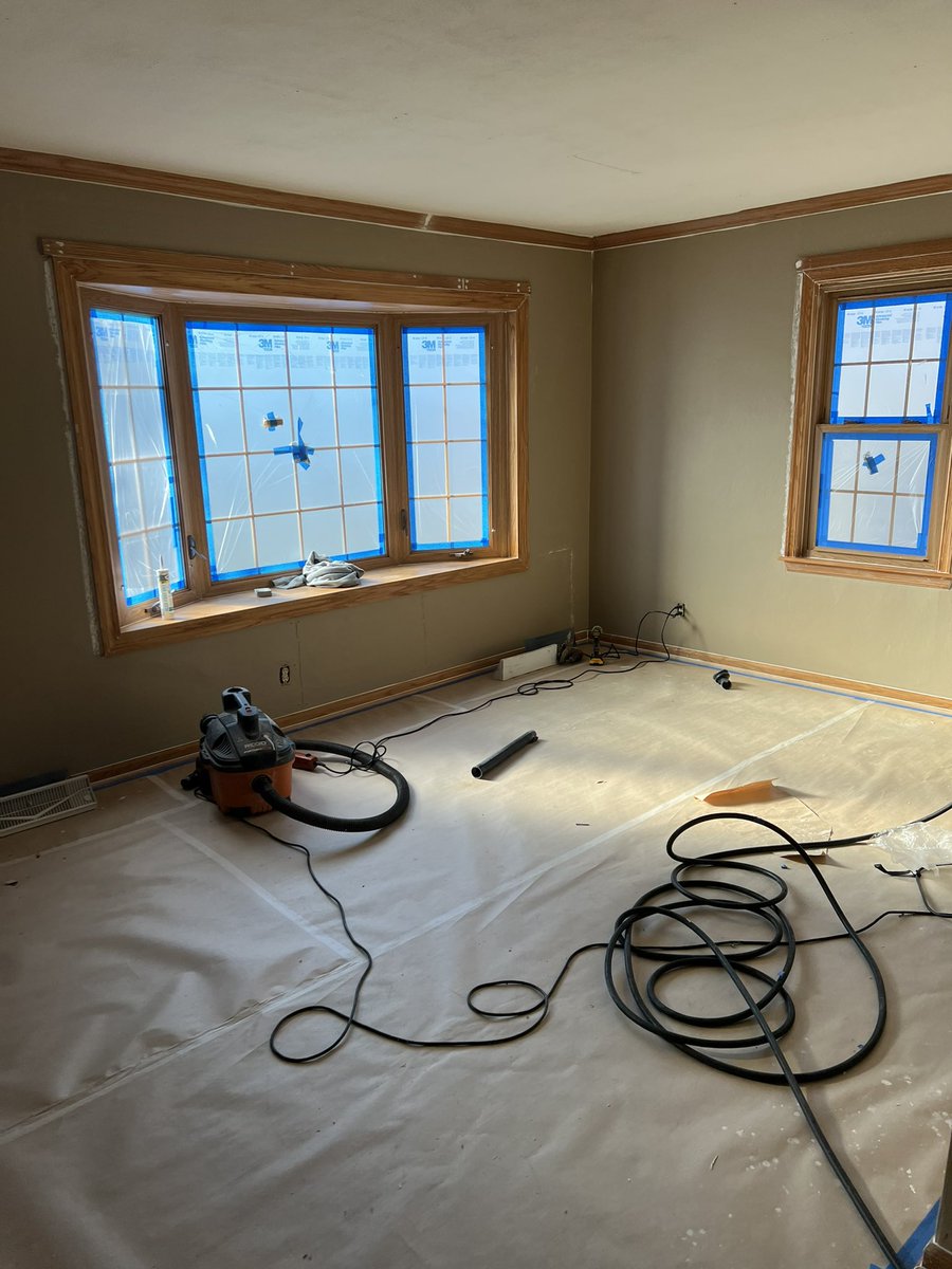 IamDTP's tweet photo. Painting all trim and door to @SherwinWilliams pro classic satin https://t.co/6VAboqw6Et