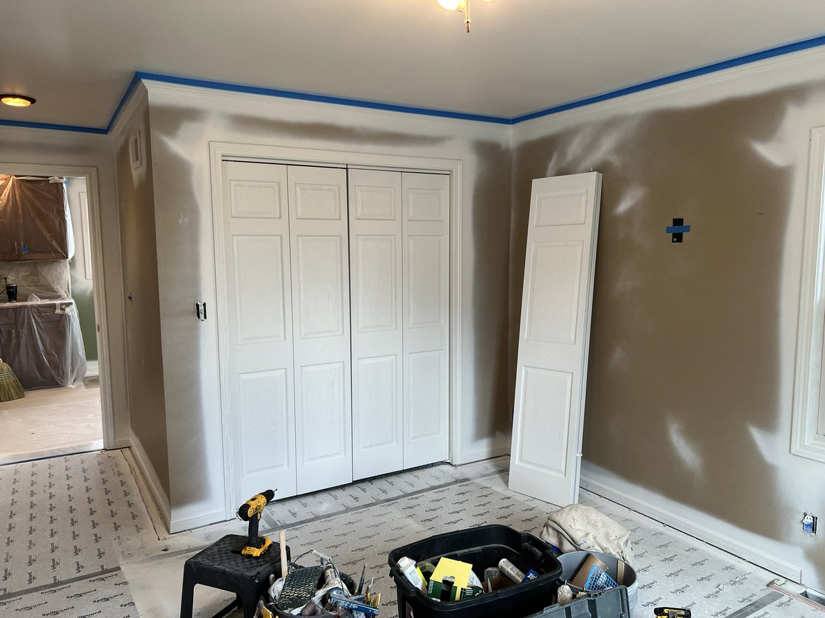 IamDTP's tweet photo. Painting all trim and door to @SherwinWilliams pro classic satin https://t.co/6VAboqw6Et