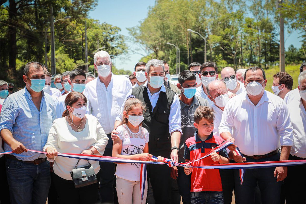 capaco_oficial's tweet photo. La Ruta de la Producción en #Caazapá fue inaugurada por el Pte @MaritoAbdo y el @mopcparaguay
Beneficia a 43 mil pobladores.
Más de 50 km del tramo Yuty-Cruce Alpa-San Francisco, conexión vial clave para el desarrollo de la zona.
Felicitamos a la empresa TECSUL por la obra 💪👏 https://t.co/eg4VwVomc7