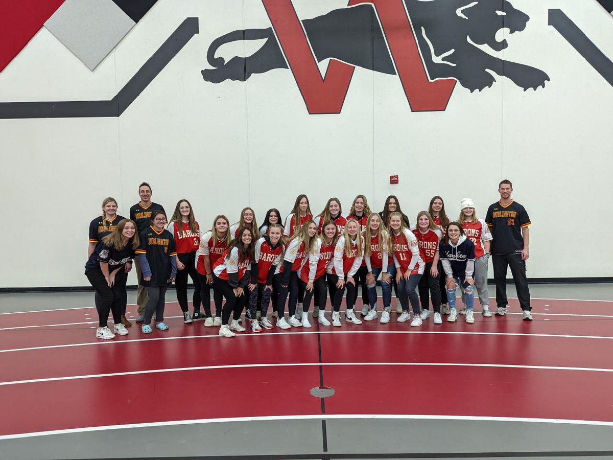 rockstarJB23's tweet photo. @wuhsgirlsbball showing support for the entire Waukesha community #jerseysforjackson https://t.co/F4DfaAm2FW