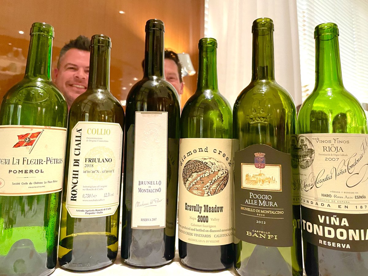 eatinglasvegas's tweet photo. What are YOU drinking at lunch today? 😎😋😉🤔👏🍷🍷🍷🇫🇷🇮🇹 🇪🇸🇺🇸#ProperLunchBunch ⁦@Cipriani⁩ ⁦@WynnLasVegas⁩ https://t.co/wTkZzoWnXW