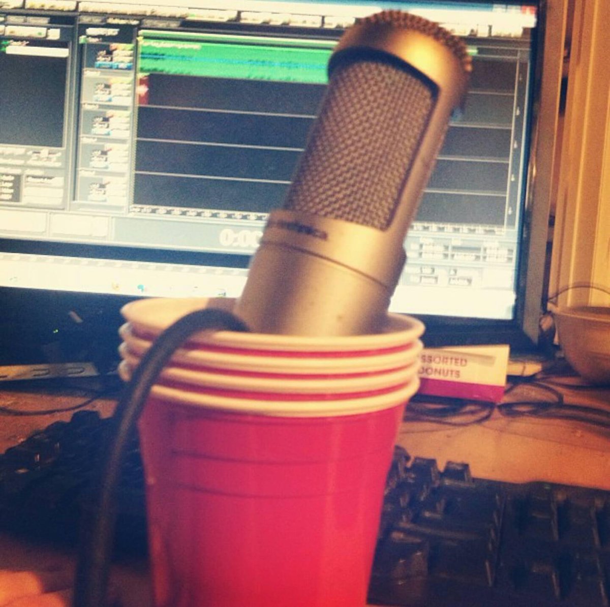 rapperredd's tweet photo. Catch my #LiveInterview at 6pm EST from the #SolidStatsSessions FB Page or Stream it via https://t.co/gOi0JAW0vj!
#Live #Interview #SolidStateRadio #Michigan #MNE #DetroitRecords https://t.co/DSDV1DW4jY