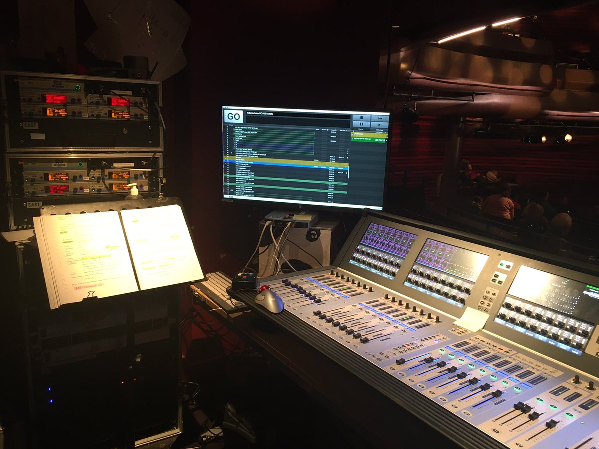 cardandpixel's tweet photo. The office for the next 4 weeks. Awesome script, awesomer cast, awesomest crew
#pantolife @castindoncaster https://t.co/sT2bpPlfwc