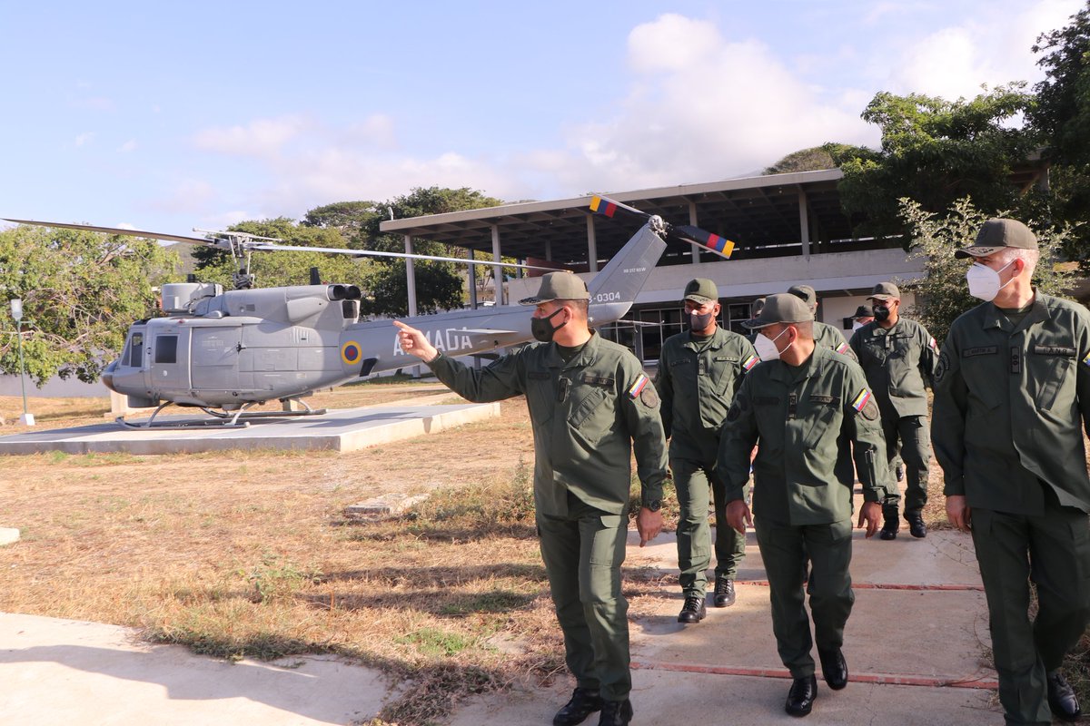 ArmadaFANBVzla's tweet photo. #Enterate || Cmdte Gral de la @ArmadaFANBVzla ALM @Alexjvb44 pasó revista en la Academia Militar de la Armada Bolivariana @AMARB_Oficial y compartió con el personal de Cadetes del Alma Mater, destacando la importancia de la formación del futuro Oficial del Componente Naval. https://t.co/rkio7plx4P
