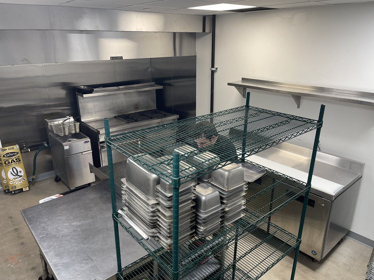 bottomdogco's tweet photo. New kitchen ✅ 
New menus ✅ 
Three different restaurant concepts ✅ 

Welcome to Bottom Dog Collective. We are a batch of culinary concepts operating out of a ghost kitchen in Cleveland Ohio. https://t.co/nJsdFFEgEJ