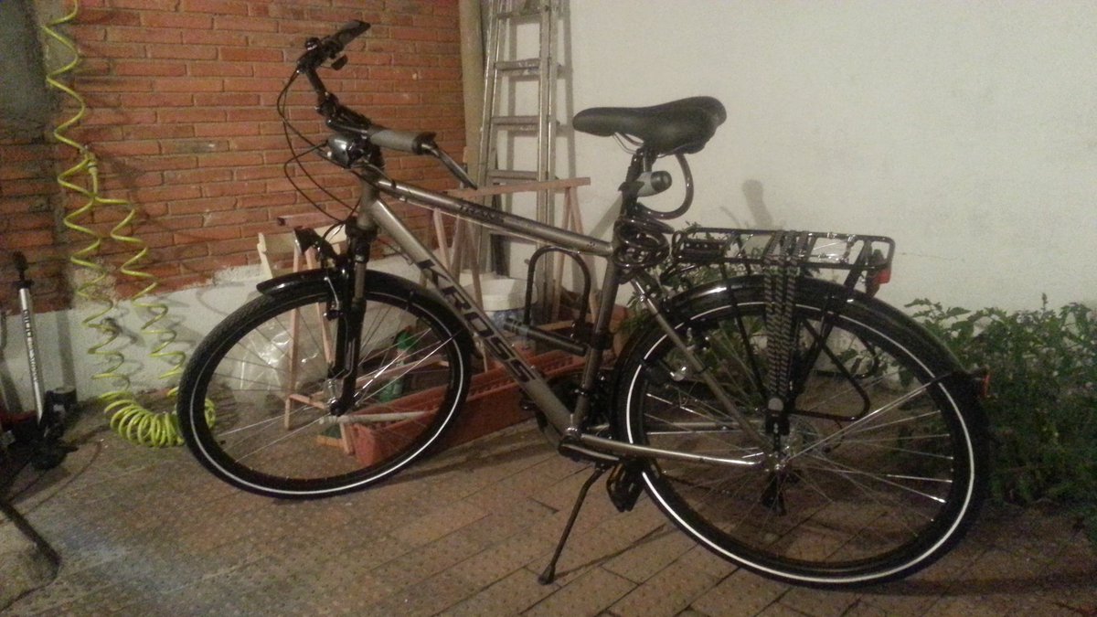 Ojo <a href="/PoliciaVLL/">NotPolisia</a> , me han robado la bici en Fuente Dorada, entre las 15h y las 22h. Candado cortado con cizalla 😢